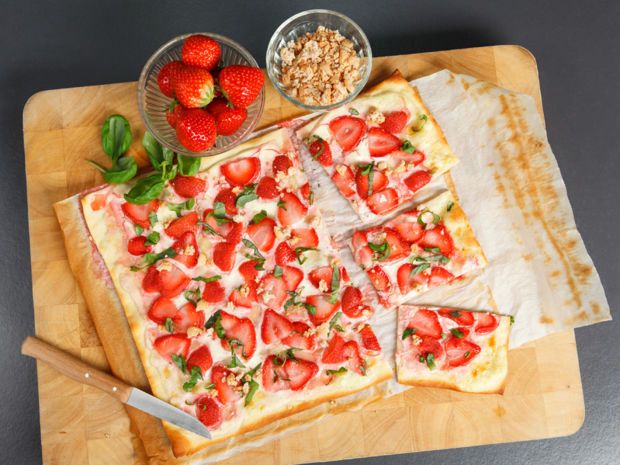 Rezeptbild: Erdbeer Flammkuchen