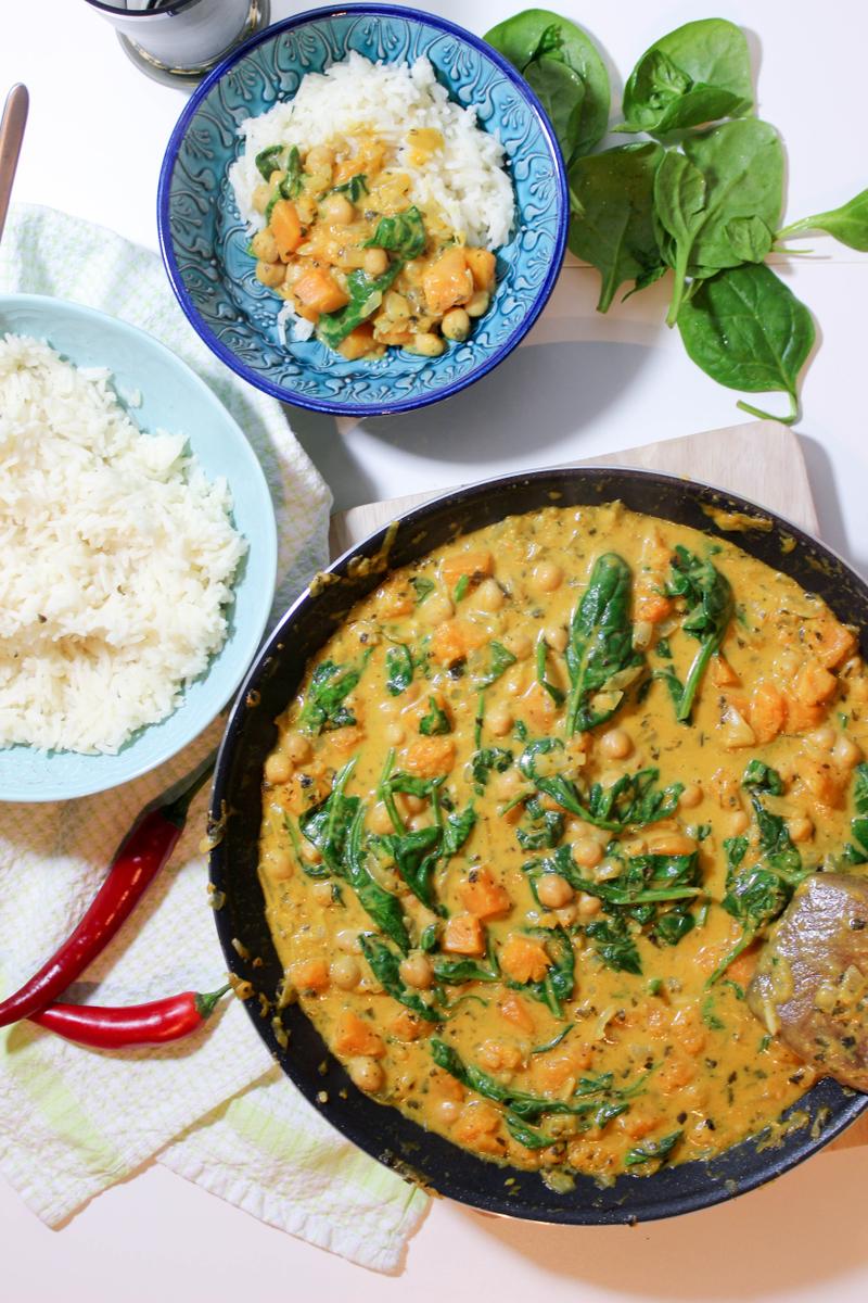 Rezeptbild: Butternusskürbis-Curry mit Kichererbsen und Spinat
