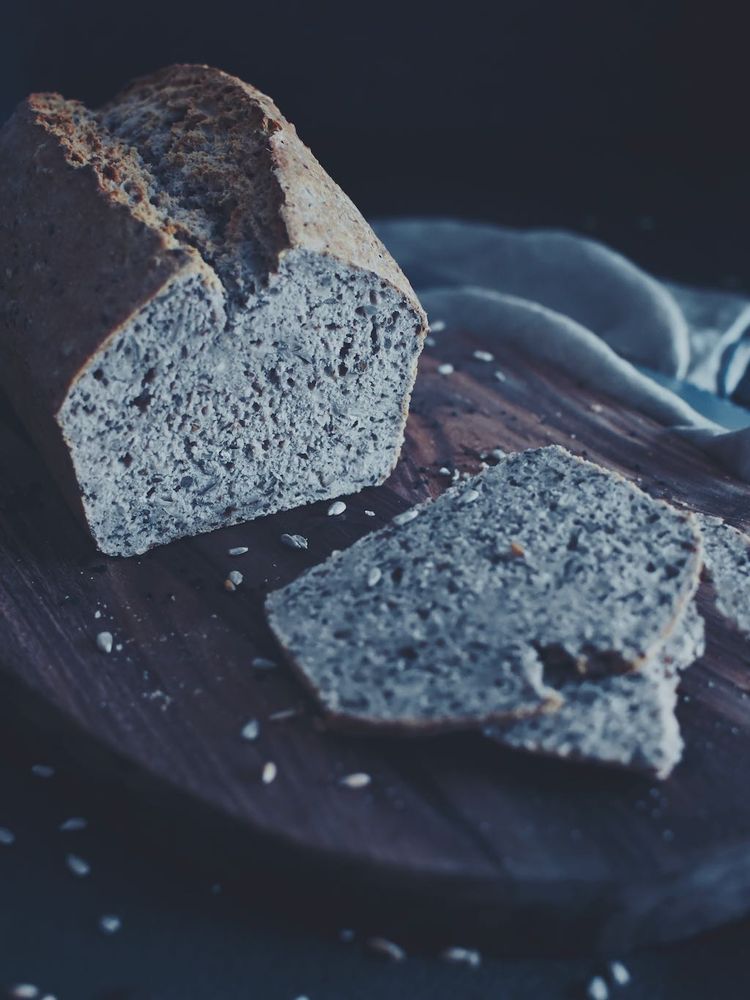Rezeptbild: DINKEL-NUSS-BROT OHNE GEHEN MIT START IM KALTEN OFEN