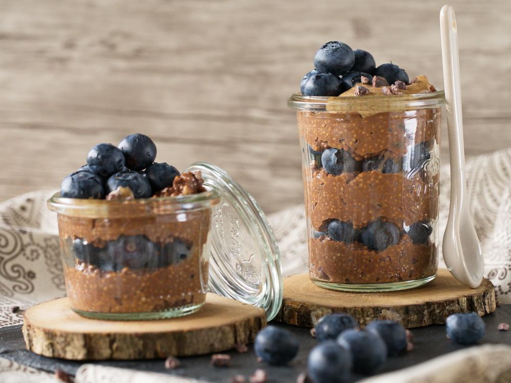 Rezeptbild: Schokoladen-Espresso-Amaranth-Creme mit Heidelbeeren