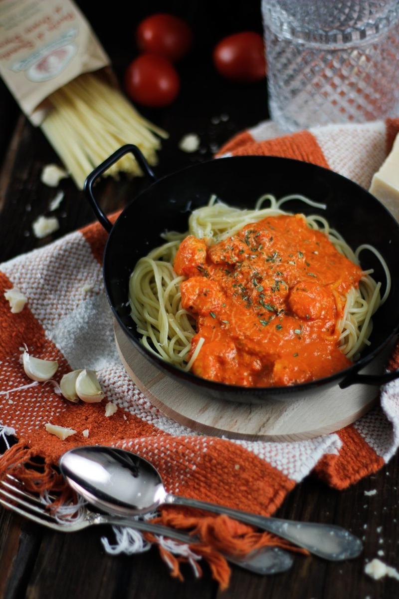 Rezeptbild: Spaghetti mit gebratener Paprika Soße und Shrimps