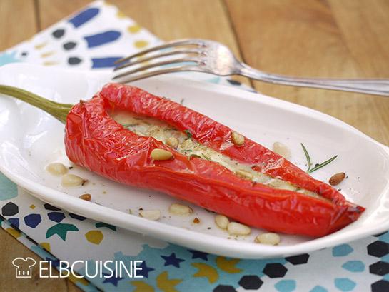 Rezeptbild: Verlockendes Ofengemüse – aromatisch gefüllte Spitzpaprika 