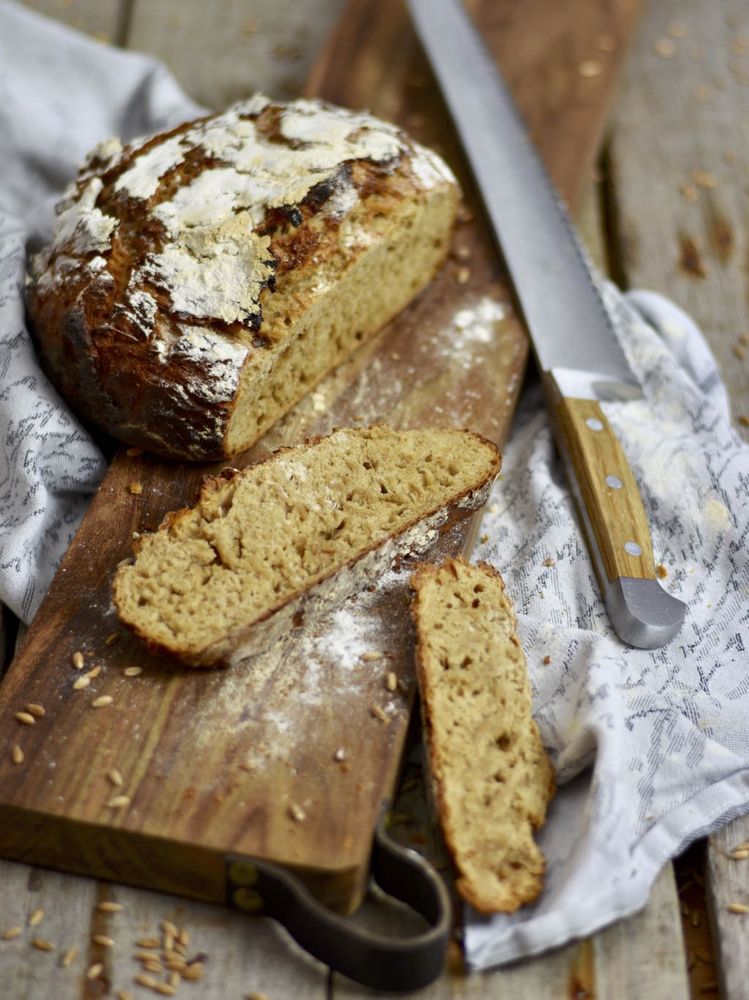 Rezeptbild: EINFACHES BROT MIT HEFE