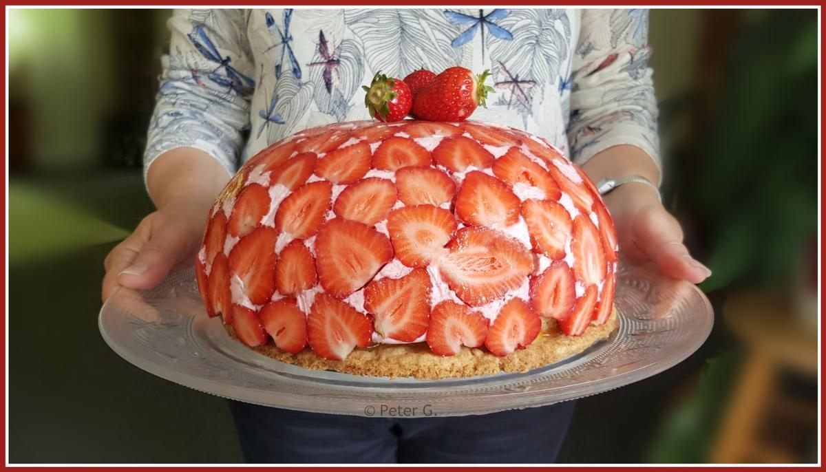 Rezeptbild: Erdbeer-Kuppeltorte