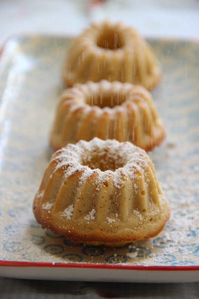 Rezeptbild: Mini-Eierlikör-Guglhupf