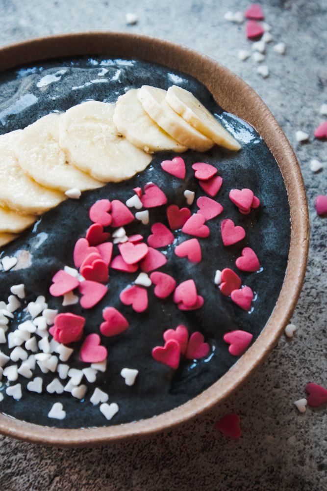 Rezeptbild: Nice Cream Bowl mit Aktivkohle