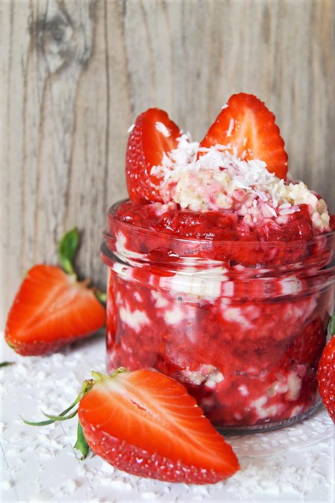 Rezeptbild: Beeren Kokos Oatmeal 