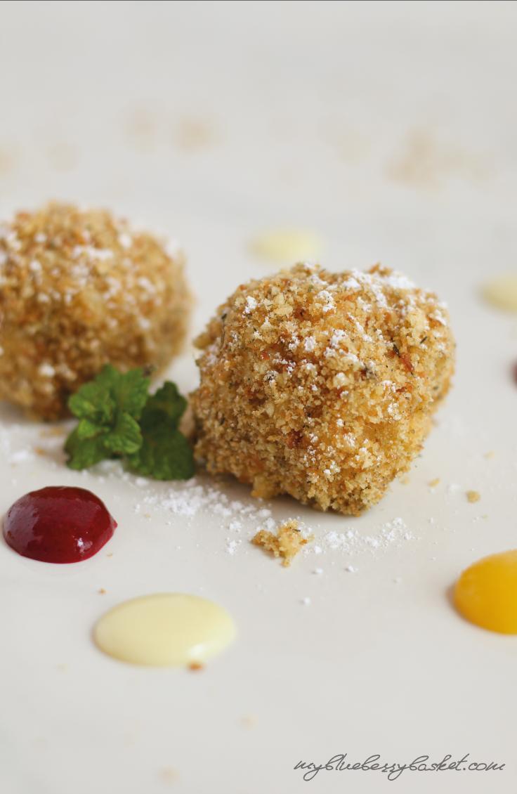 Rezeptbild: Mascarponeknöderl mit Lavendelbröseln