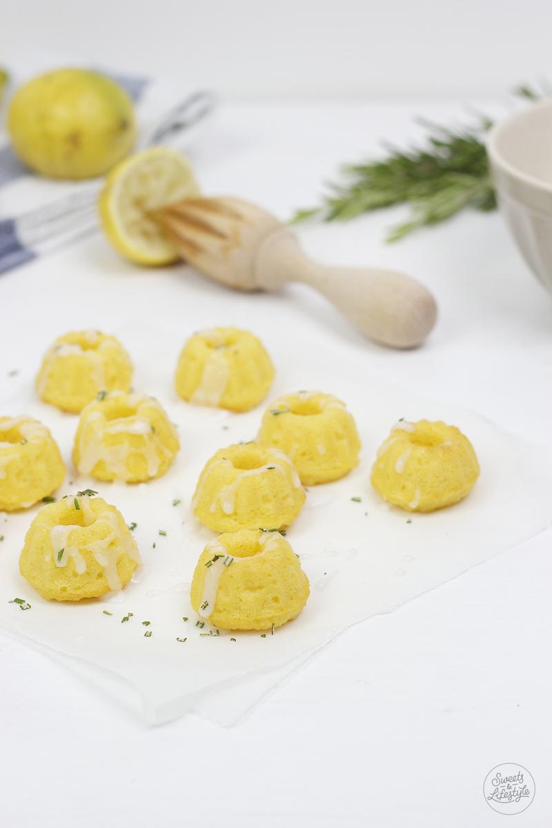 Rezeptbild: Kokos Zitronen Rosmarin Minigugls