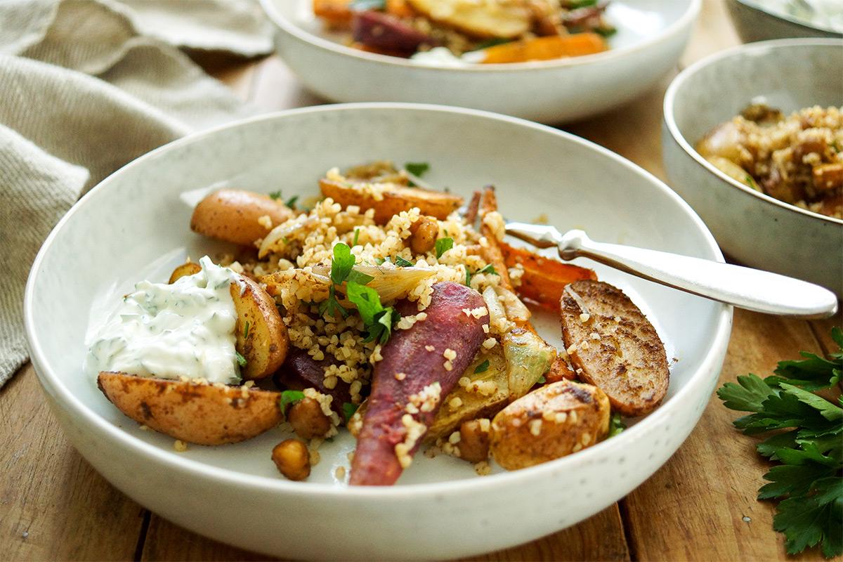 Rezeptbild: Marokkanisches Ofengemüse mit Kichererbsen und Bulgur