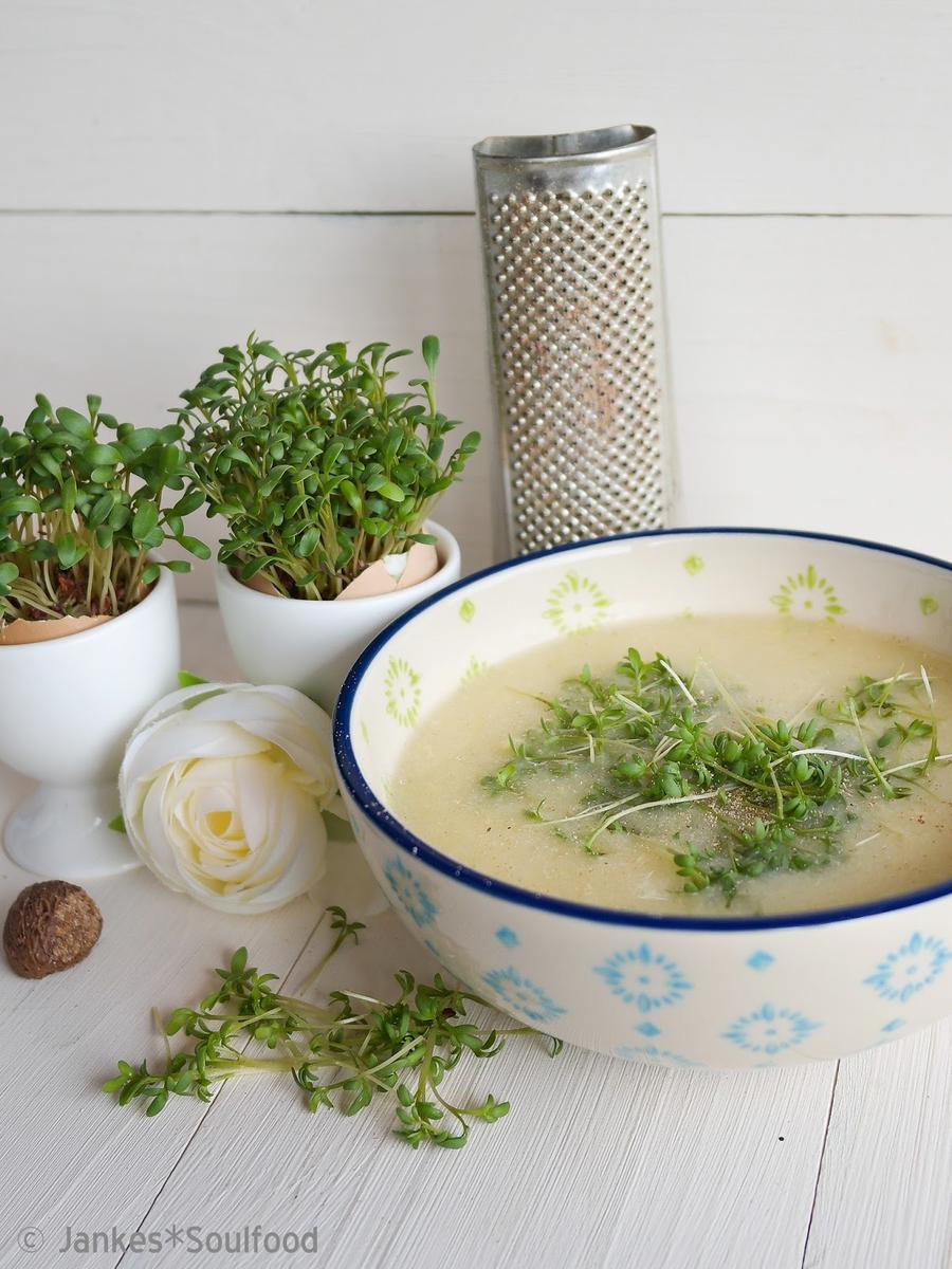 Rezeptbild: Geröstete Grießsuppe