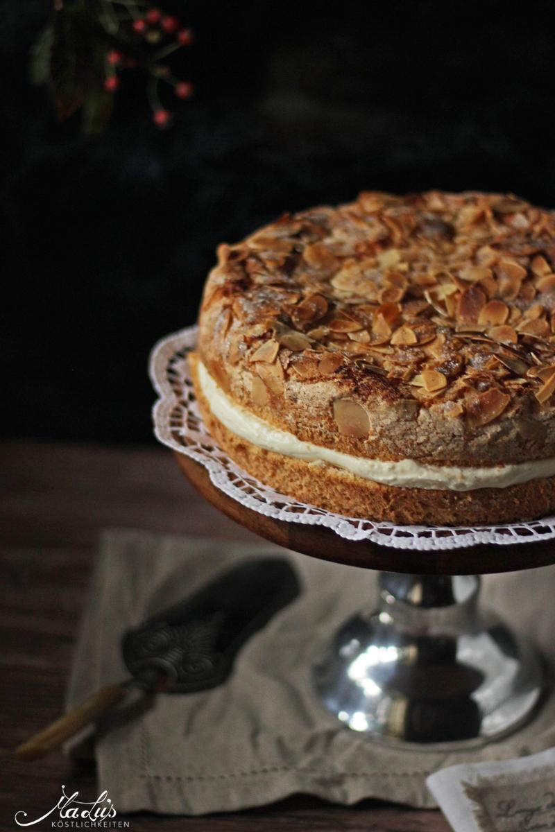 Rezeptbild: Feiner Bienenstich ohne Hefe
