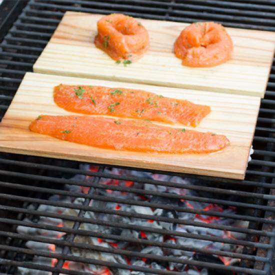 Rezeptbild: Saiblingsfilet von der Planke gegrillt
