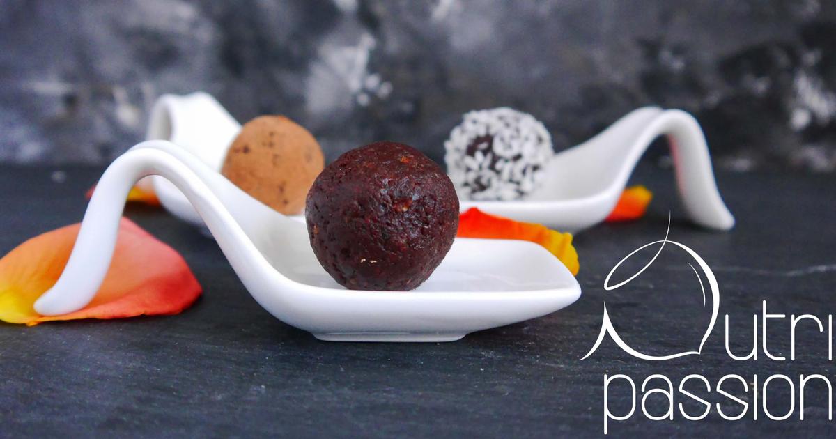 Rezeptbild: Kakao-Dattel-Rohkost-Pralinen
