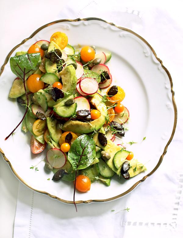 Rezeptbild: Avocado-Tomaten-Salat mit Chili-Kürbiskernen