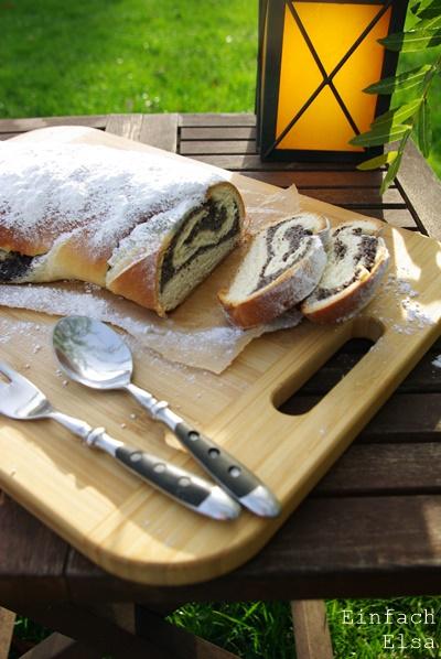 Rezeptbild: Mohnstrudel mit Hefeteig