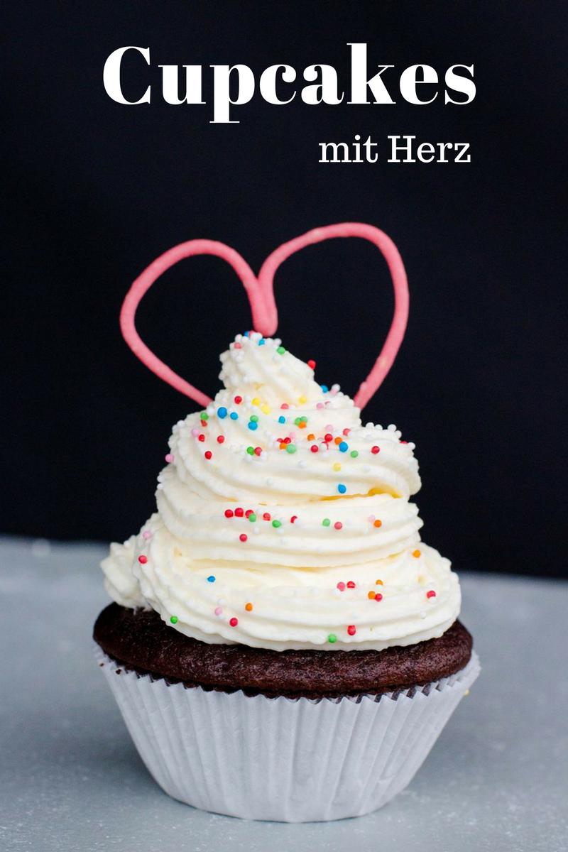 Rezeptbild: CUPCAKES MIT HERZ