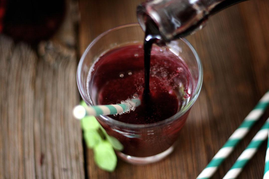 Rezeptbild: Hibiskus-Sirup für Limonade, Sekt & Co.