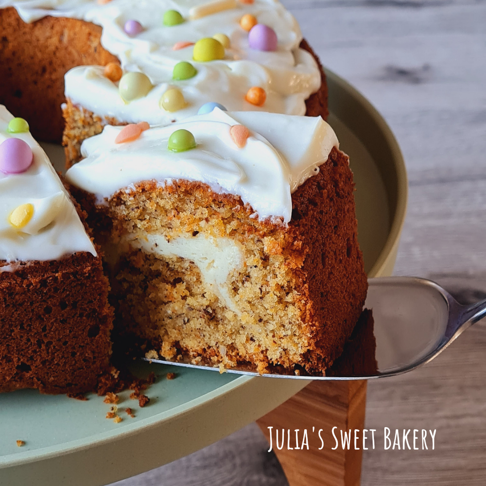 Rezeptbild: Carrot Cake mit Cheesecake Kern