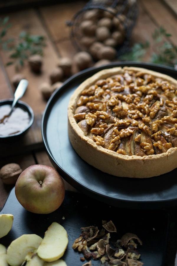 Rezeptbild: Apfel-Walnusskuchen mit karamellsierten Nüssen