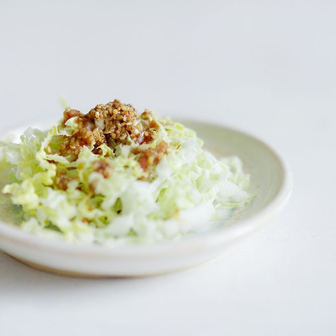 Rezeptbild: Chinakohl mit japanischem Wafu-Dressing aus Sesam und Sojasauce