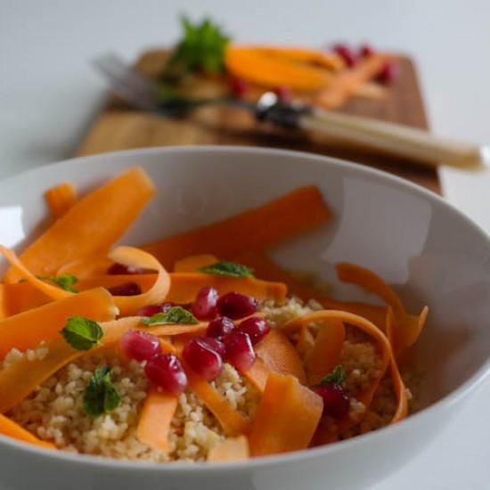 Rezeptbild: Möhren-Couscous-Salat mit Granatapfel und Minze