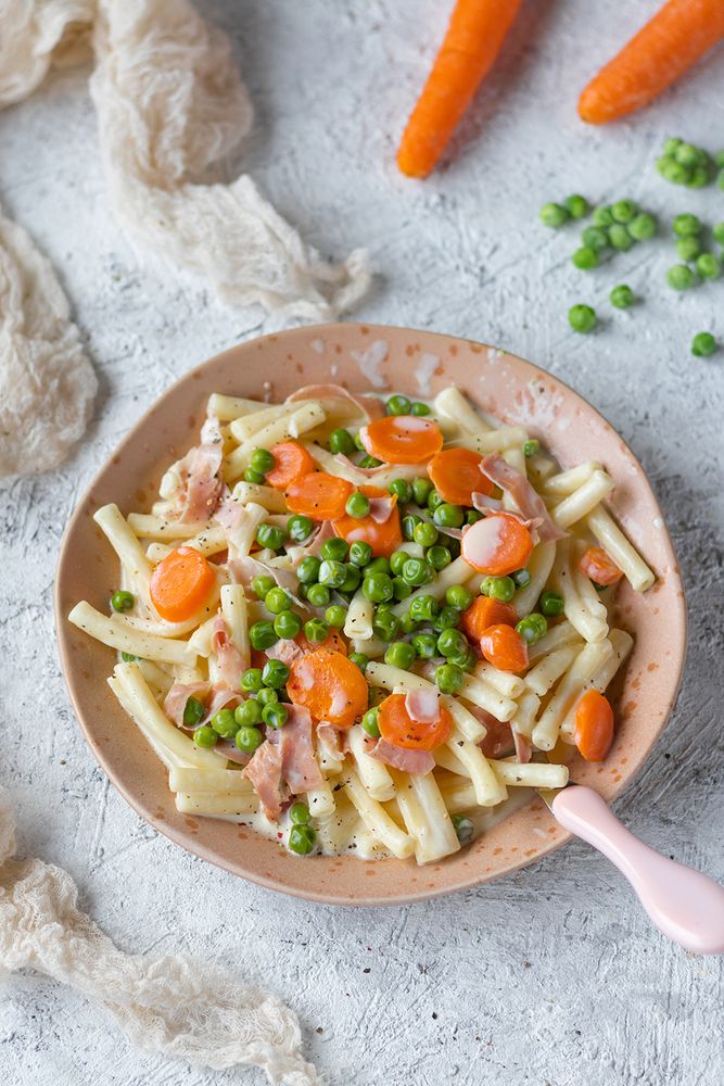 Rezeptbild: Nudeln in Schinken-Sahnesoße mit Käse