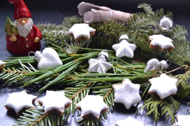 Rezeptbild: Zimtsterne mit Marzipan und Haselnüssen