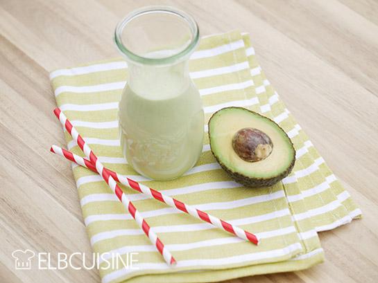 Rezeptbild: Heute mal etwas exotischer – cremiger Kokos-Matcha mit Gewinnspiel