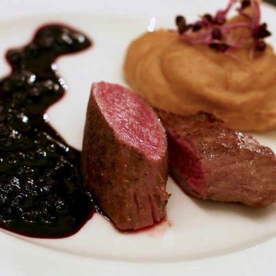 Rezeptbild: Lamm, Hollerkoch und Kerbelknollencreme
