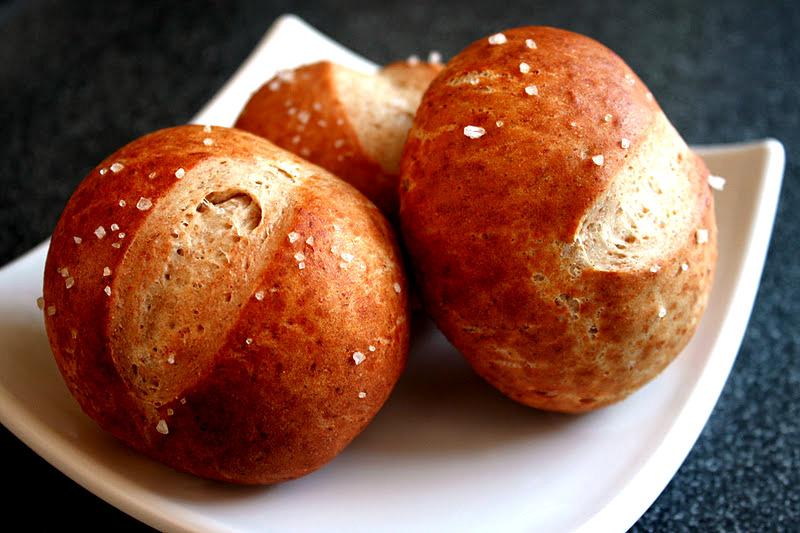 Rezeptbild: Laugen Broetchen