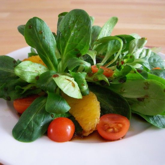 Rezeptbild: Feldsalat mit Orangen-Balsamico-Vinaigrette