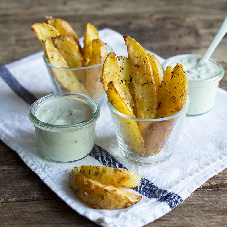 Rezeptbild: Kartoffelecken im Knoblauch-Parmesan-Mantel