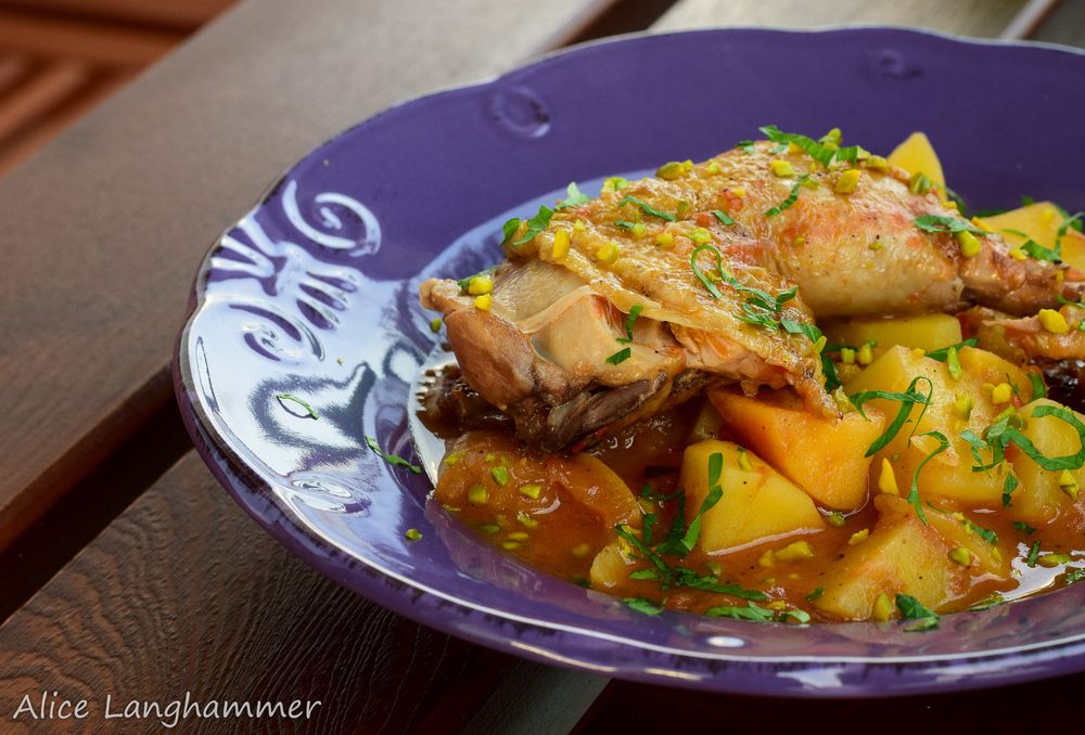 Rezeptbild: Hähnchenschmortopf mit Kartoffeln und Pflaumen