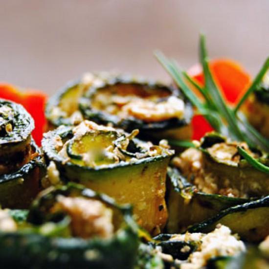 Rezeptbild: Eingelegte Zucchini - Feta - Röllchen