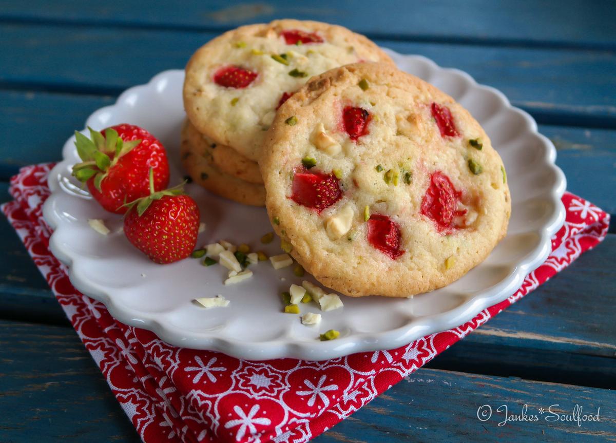Rezeptbild: Erdbeer-Pistazien-Cookies