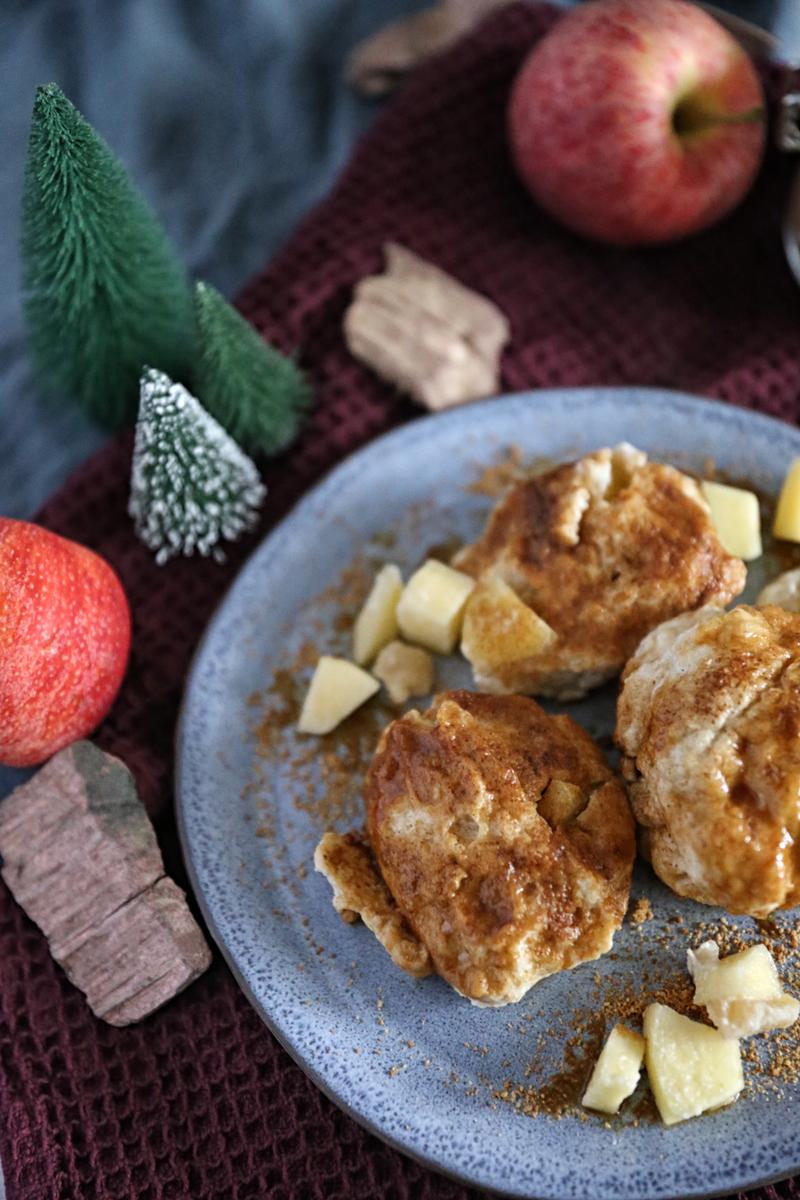 Rezeptbild: WEIHNACHTLICHER BRATAPFEL KNÖDEL – DAS ERSTE MAL