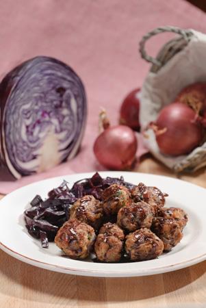 Rezeptbild: Frikadelle von der Ente mit Rotkraut