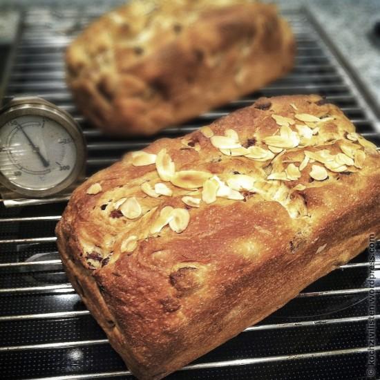 Rezeptbild: Rosinenstuten mit Vanille-Butter