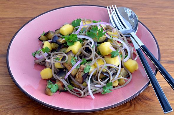 Rezeptbild: Lauwarmer asiatischer Nudelsalat