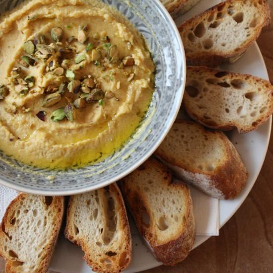 Rezeptbild: Kürbishummus mit Pistazien