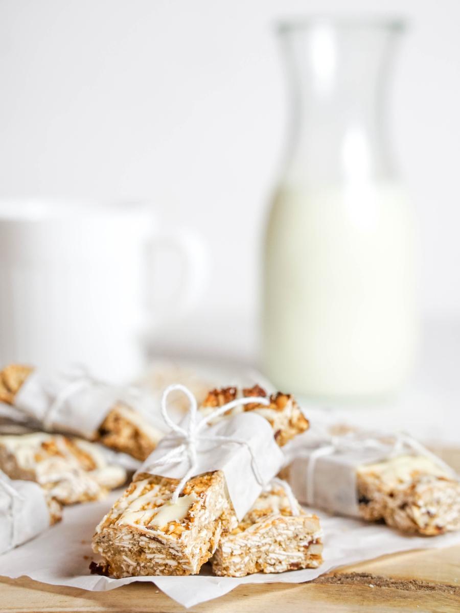 Rezeptbild: Crunchy Müsliriegel – gesund & mit Früchten und Haferflocken