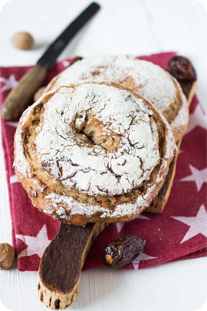 Rezeptbild: Dattel-Baumnuss-Ring