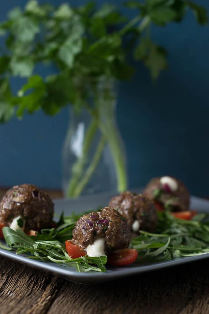 Rezeptbild: Fleischbällchen mit geschmolzenem Mozzarella