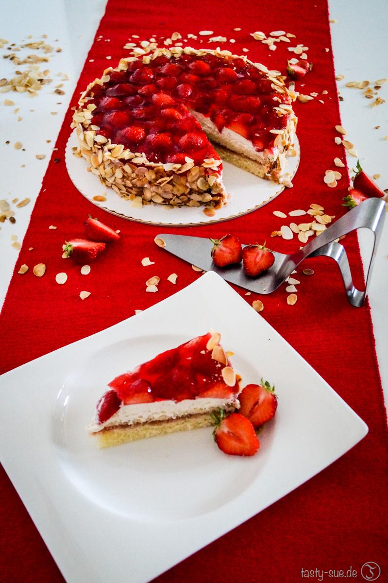 Rezeptbild: Sommerliche Erdbeertorte