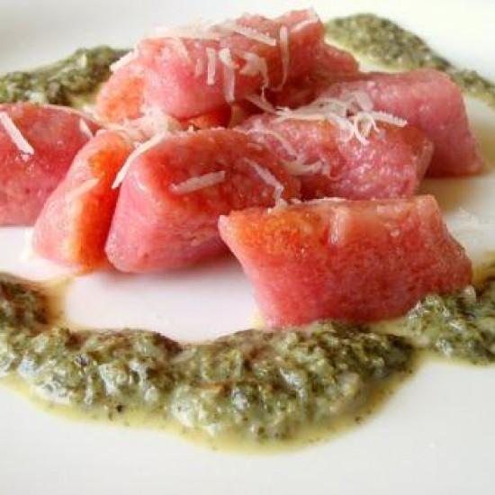 Rezeptbild: Rote-Bete Gnocchi mit Petersiliencreme