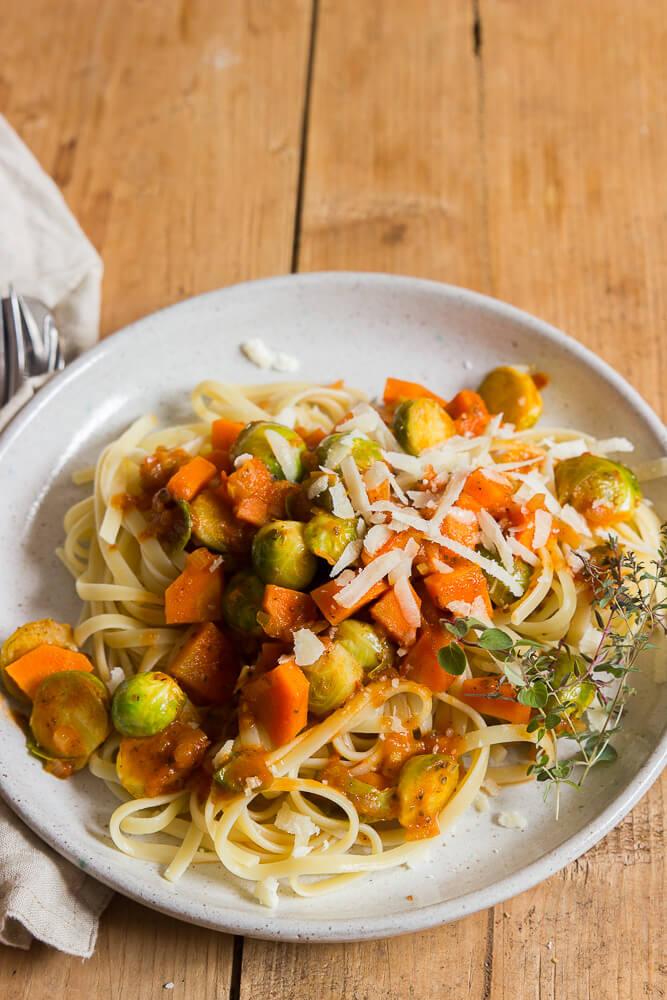 Rezeptbild: Pasta mit Rosenkohl und Möhren