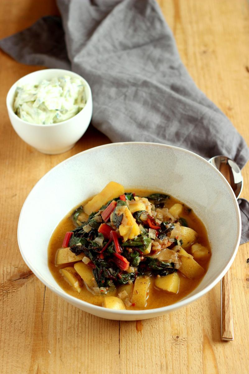 Rezeptbild: Mangold-Curry mit neuen Kartoffeln