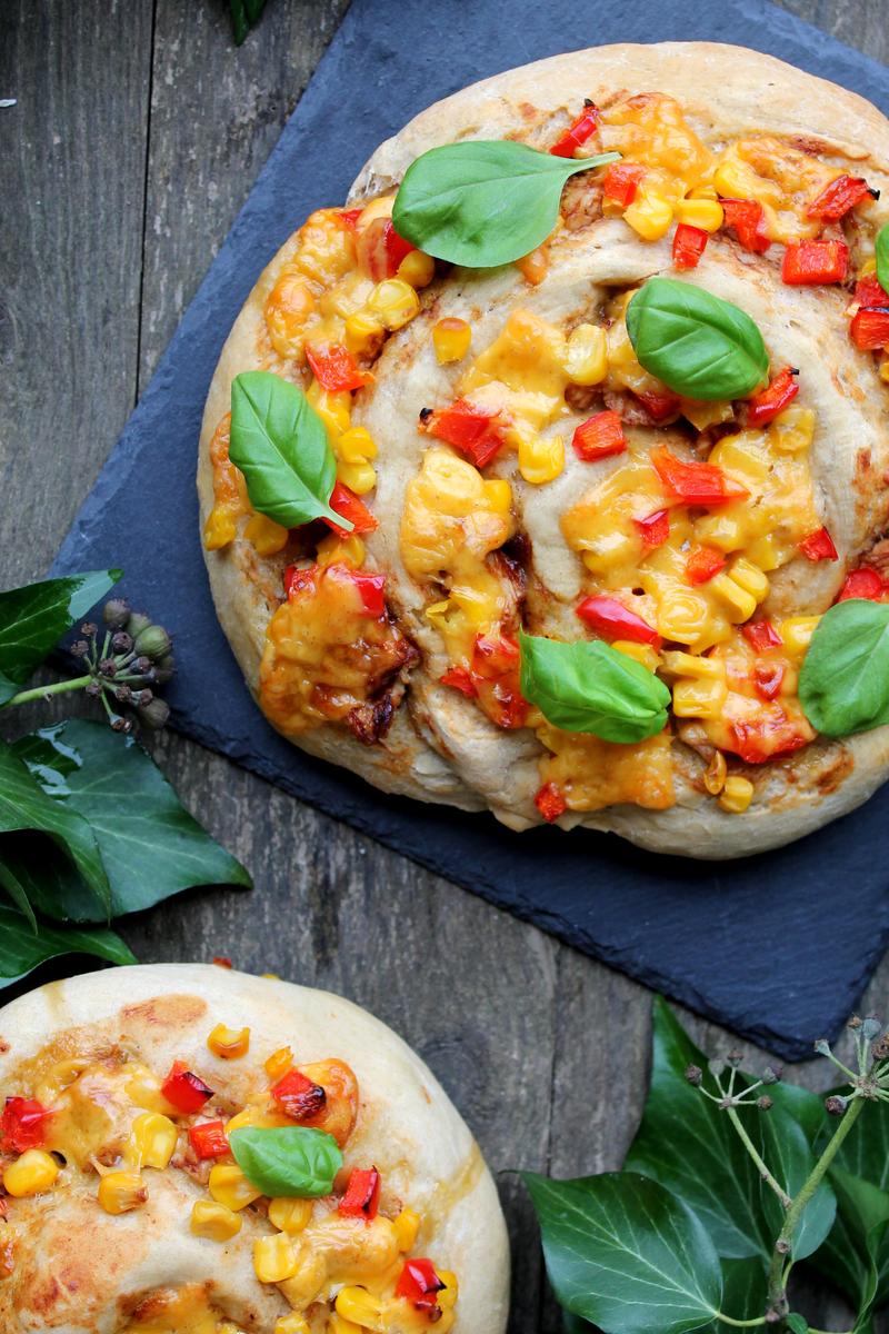Rezeptbild: BBQ-Pizzaschnecken