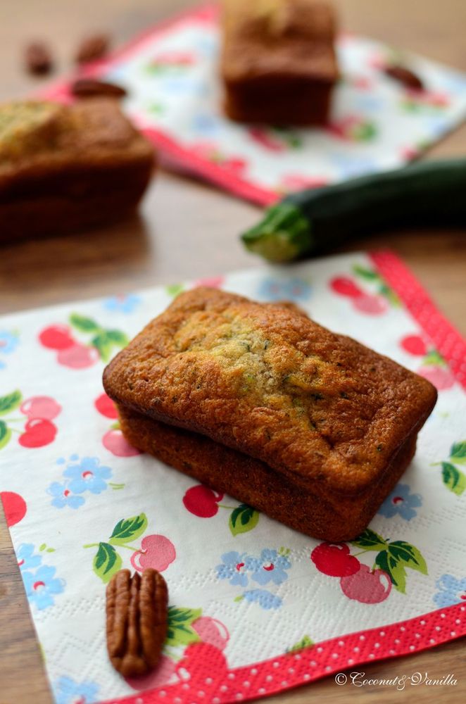 Rezeptbild: Zucchini-Bananen-Kuchen mit Pekannüssen